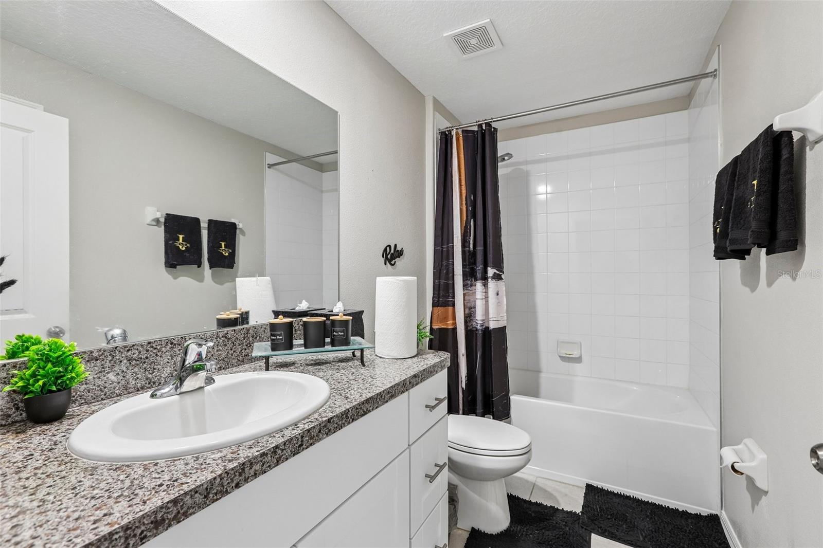 1461 GOLDEN GLOW DR — photo 18