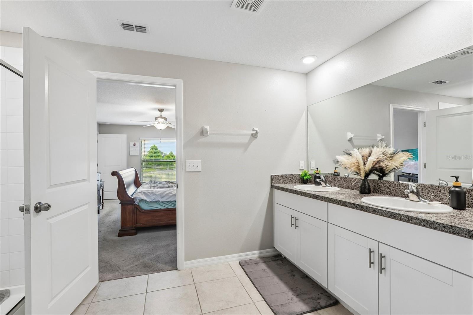 1461 GOLDEN GLOW DR — photo 16