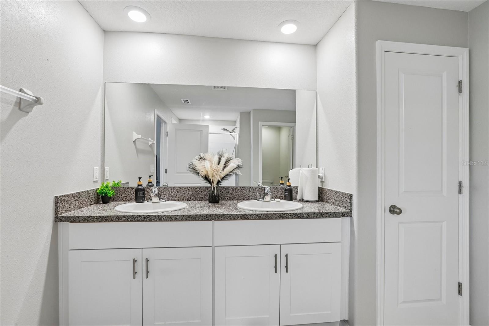 1461 GOLDEN GLOW DR — photo 15