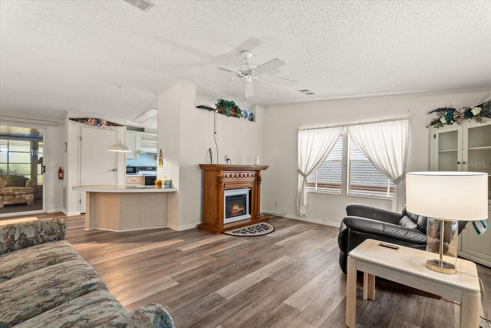 321 BLACKBURN BLVD — photo 4