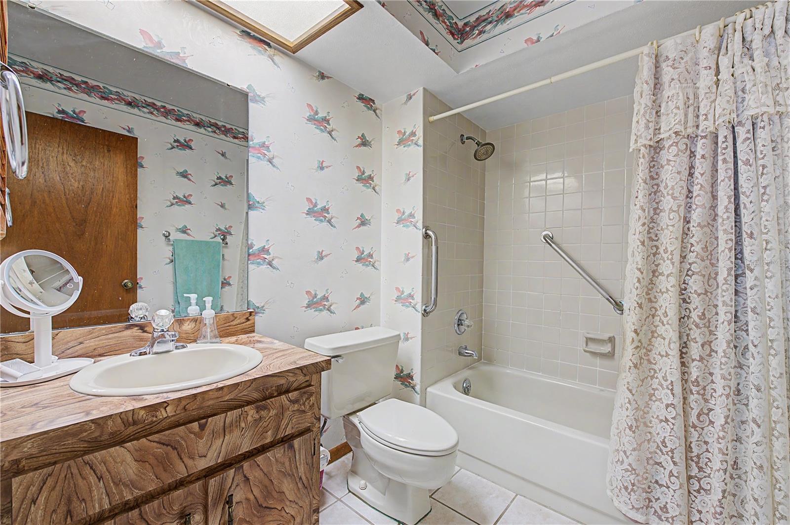 901 TARAWOOD LN — photo 8
