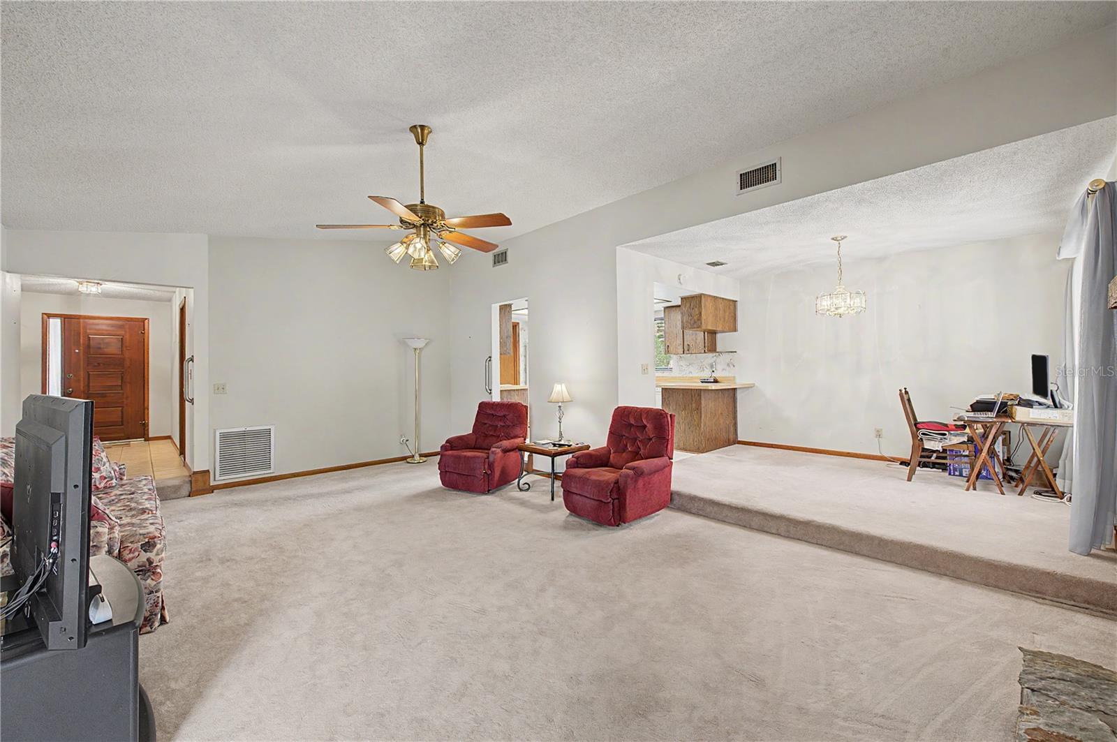 901 TARAWOOD LN — photo 20