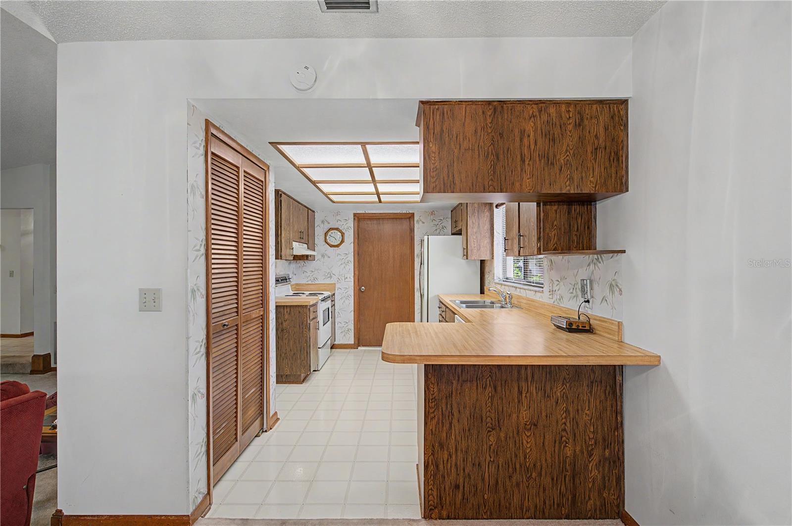 901 TARAWOOD LN — photo 13