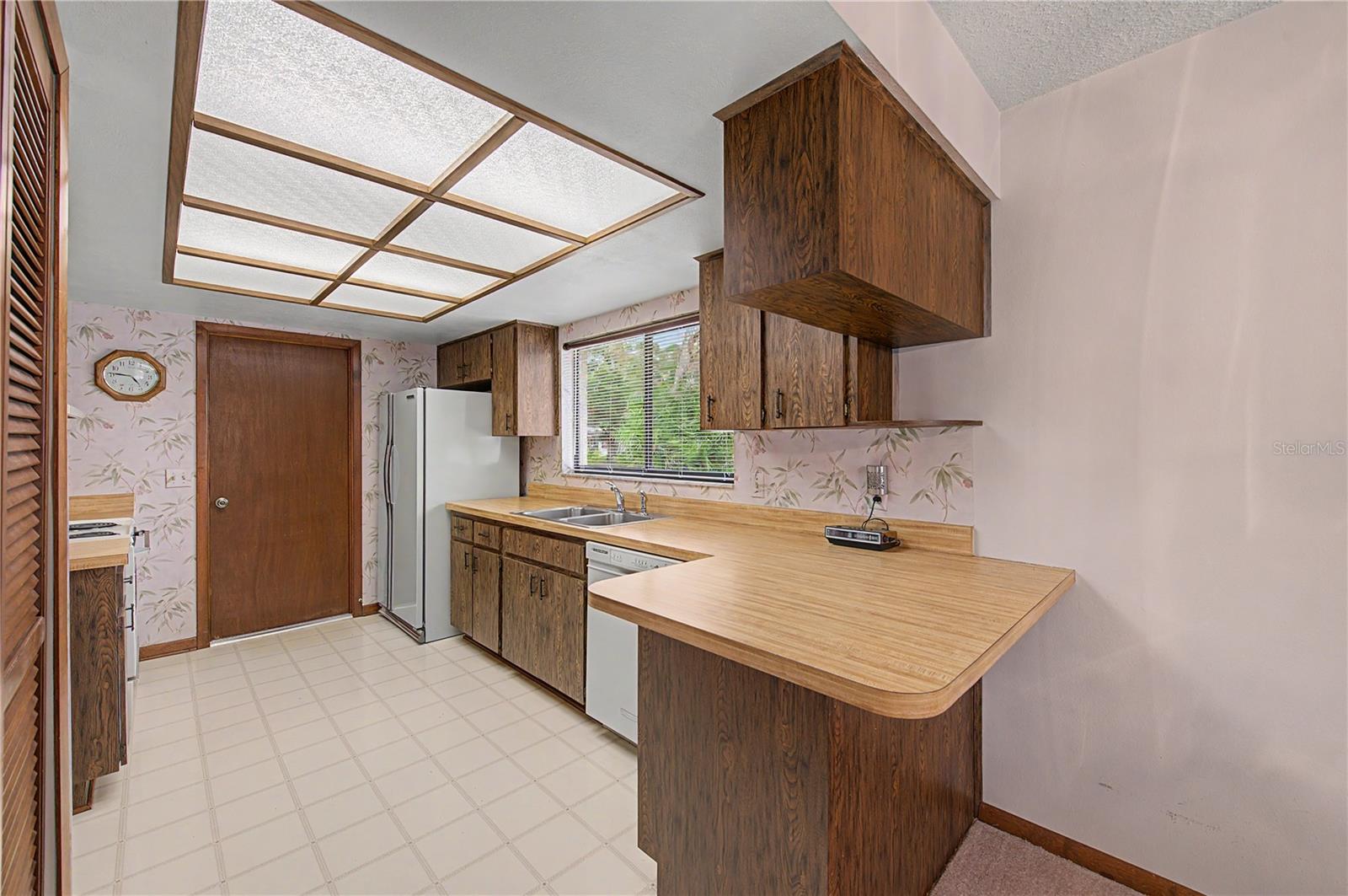 901 TARAWOOD LN — photo 16