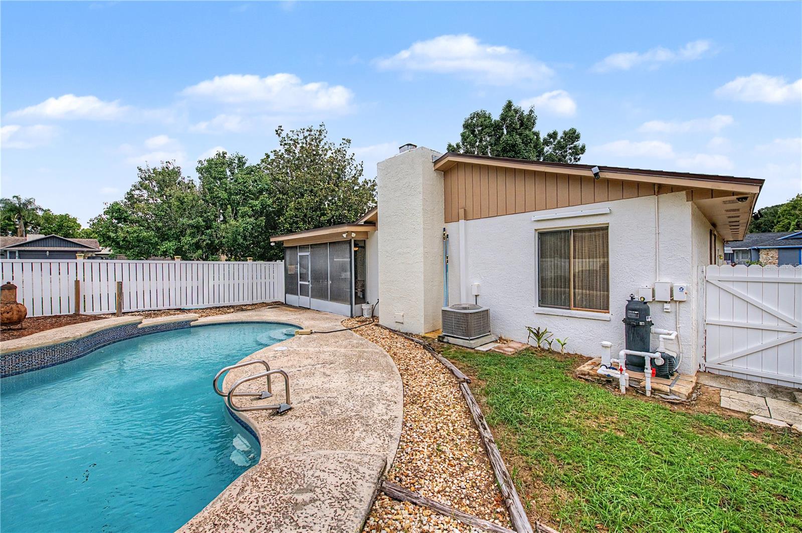 901 TARAWOOD LN — photo 26