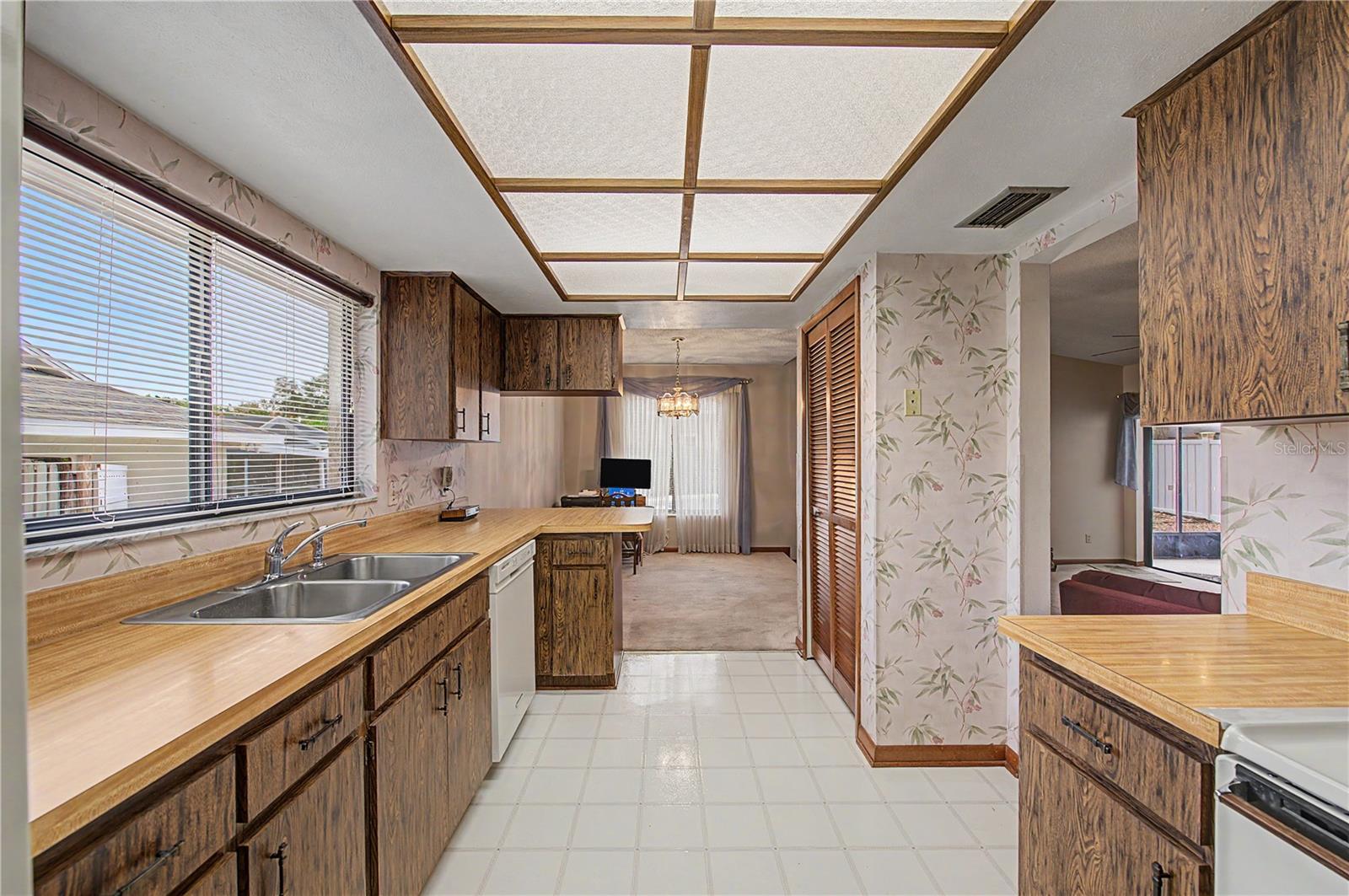 901 TARAWOOD LN — photo 14