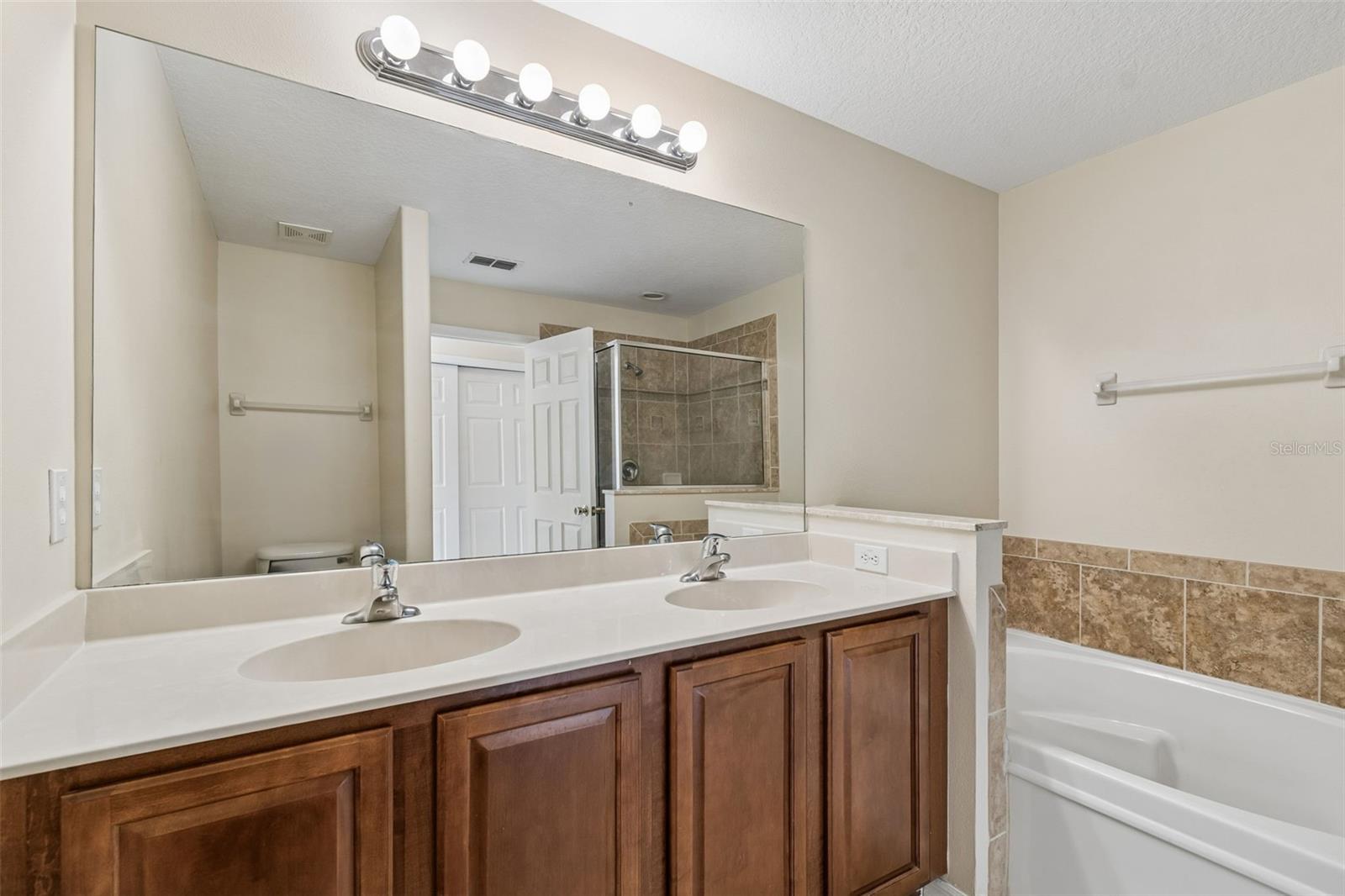 20112 INDIAN ROSEWOOD DR — photo 37