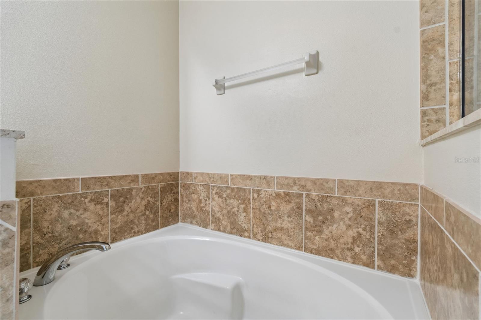 20112 INDIAN ROSEWOOD DR — photo 40