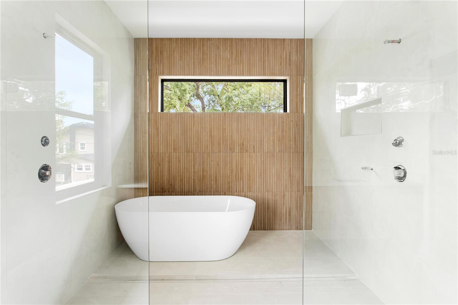 2309 N RIVERSIDE DR — photo 15
