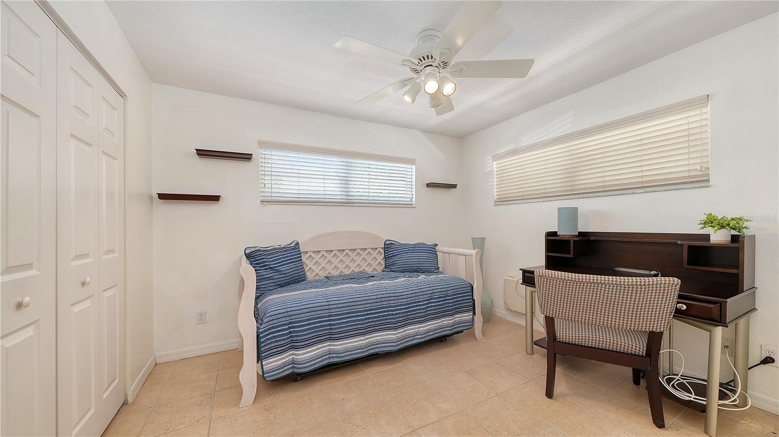 1749 HILLVIEW ST #1 — photo 15