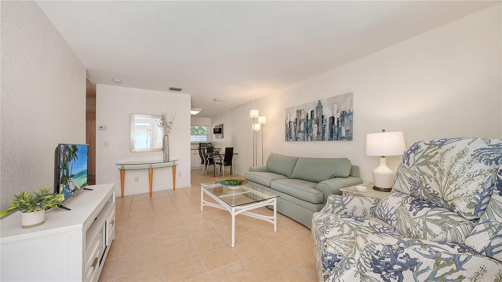 1749 HILLVIEW ST #1 — photo 3