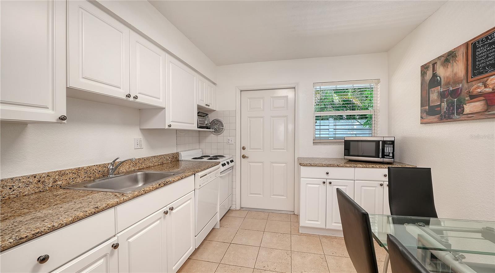 1749 HILLVIEW ST #1 — photo 8