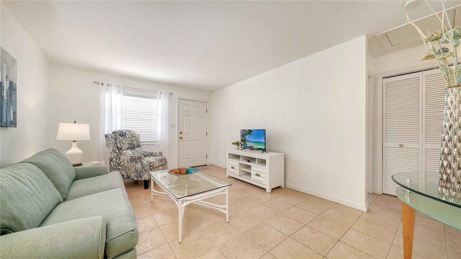 1749 HILLVIEW ST #1 — photo 6