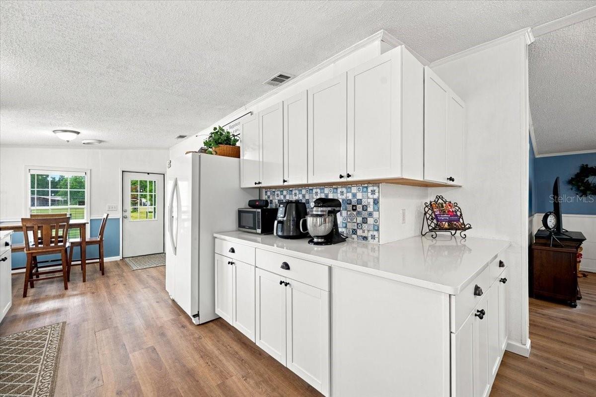 4905 KYLE LEE LN — photo 14