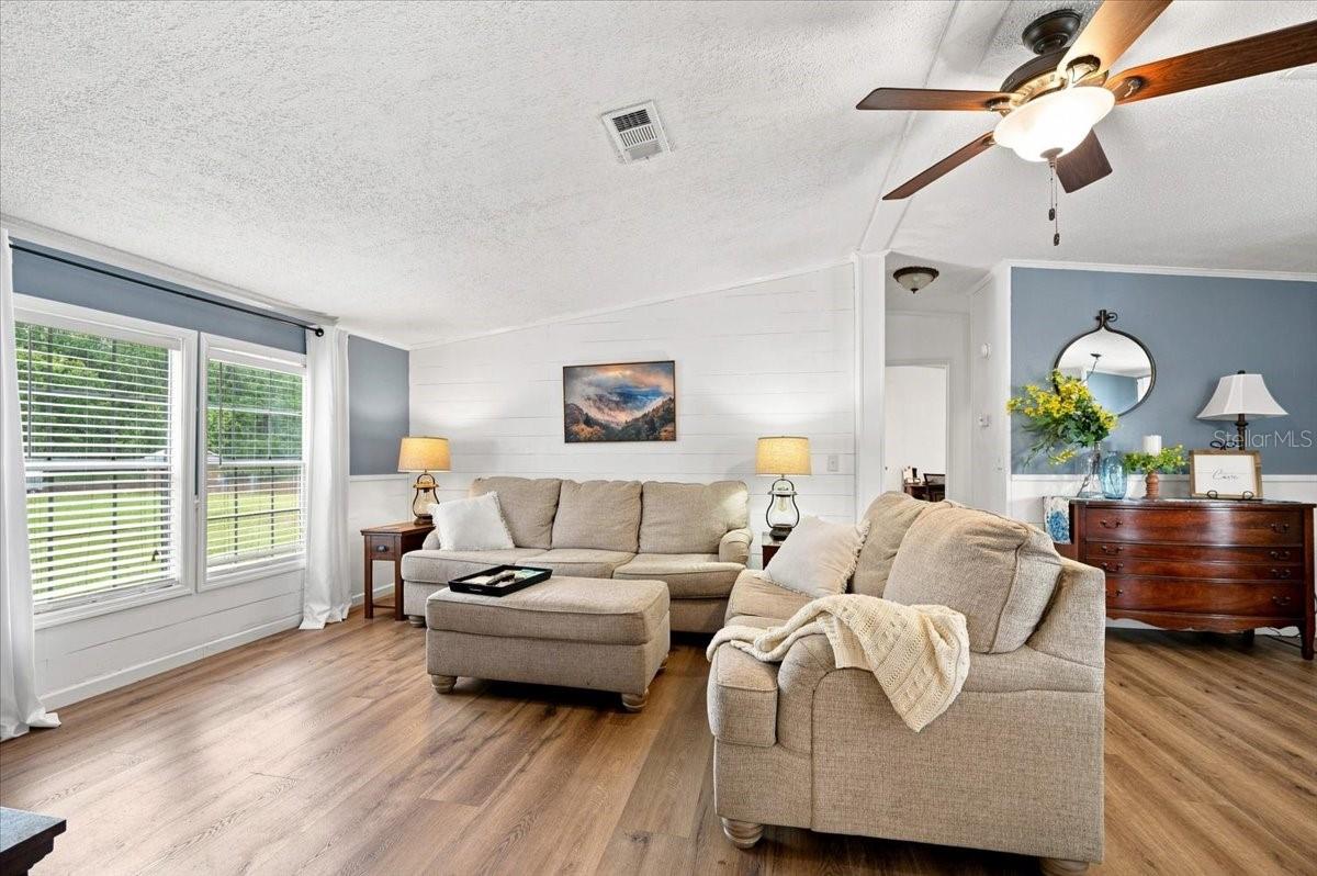 4905 KYLE LEE LN — photo 11