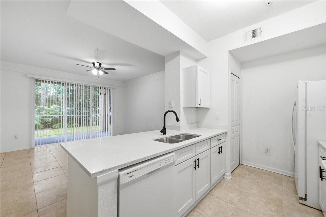 17104 CARRINGTON PARK DR #516 — photo 4