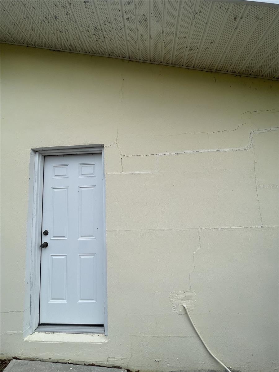 635 DEVILLE DR E — photo 15