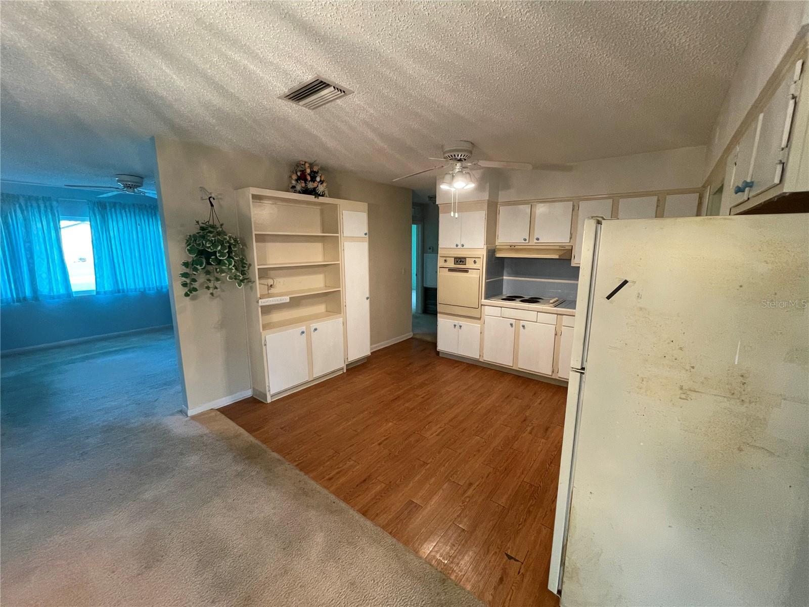 635 DEVILLE DR E — photo 7