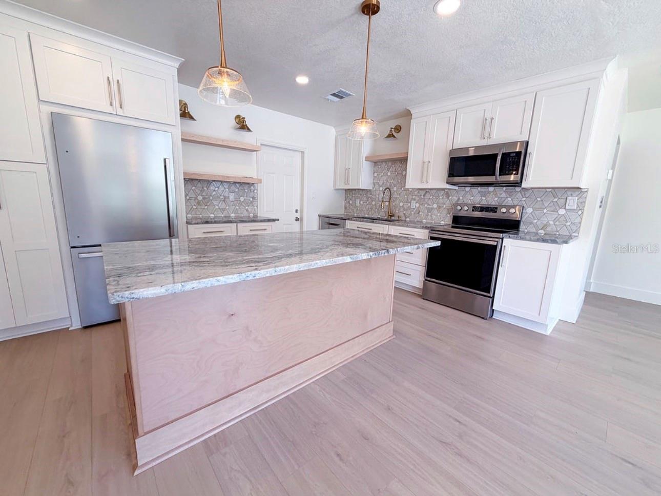 4211 W BAY VIEW AVE — photo 9