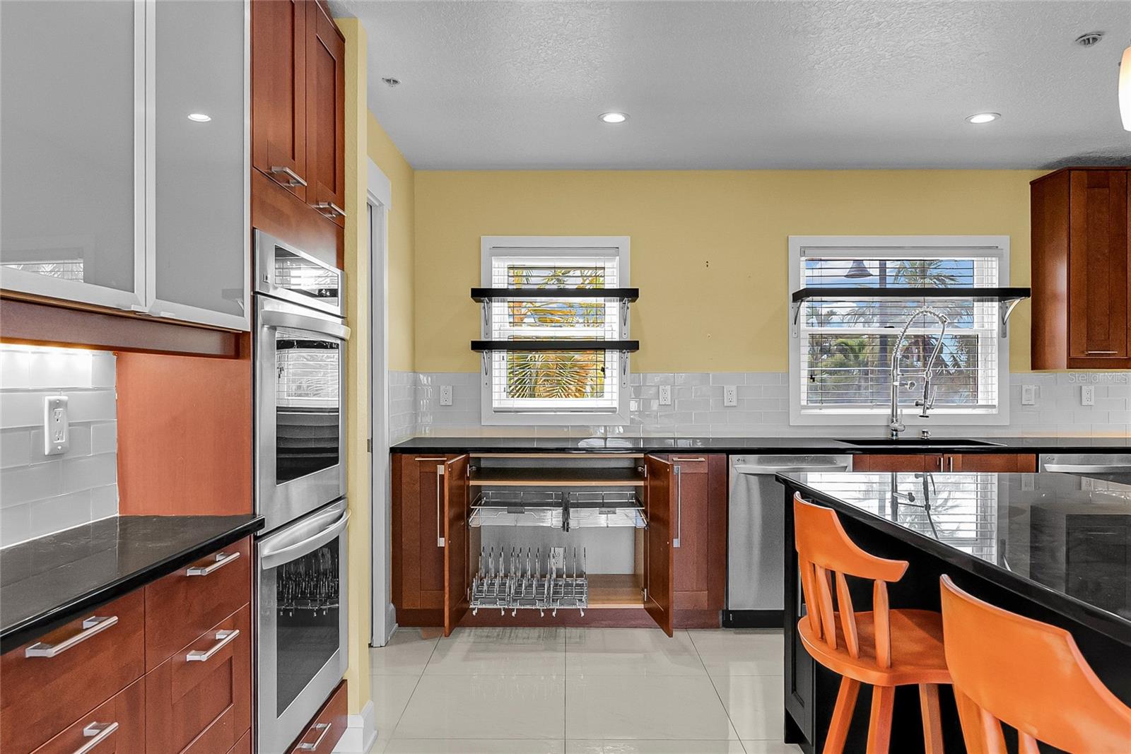 614 NORTON ST — photo 18