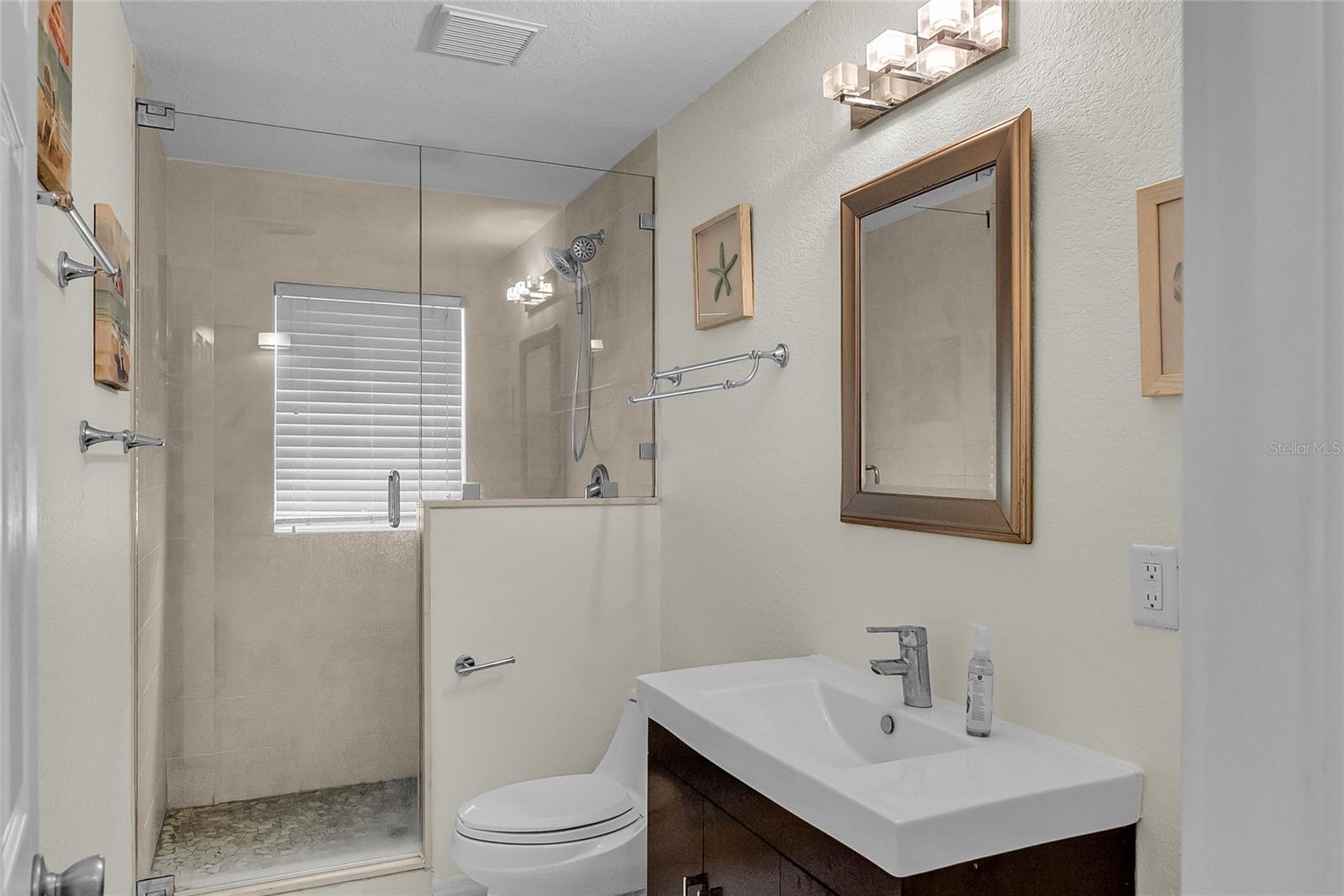614 NORTON ST — photo 32