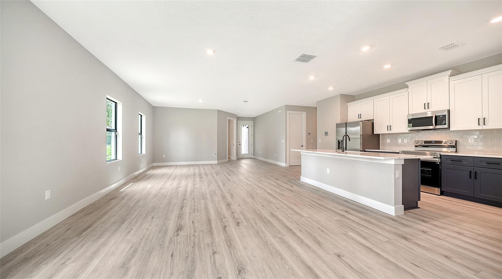 3276 CHIPLEY AVE — photo 12