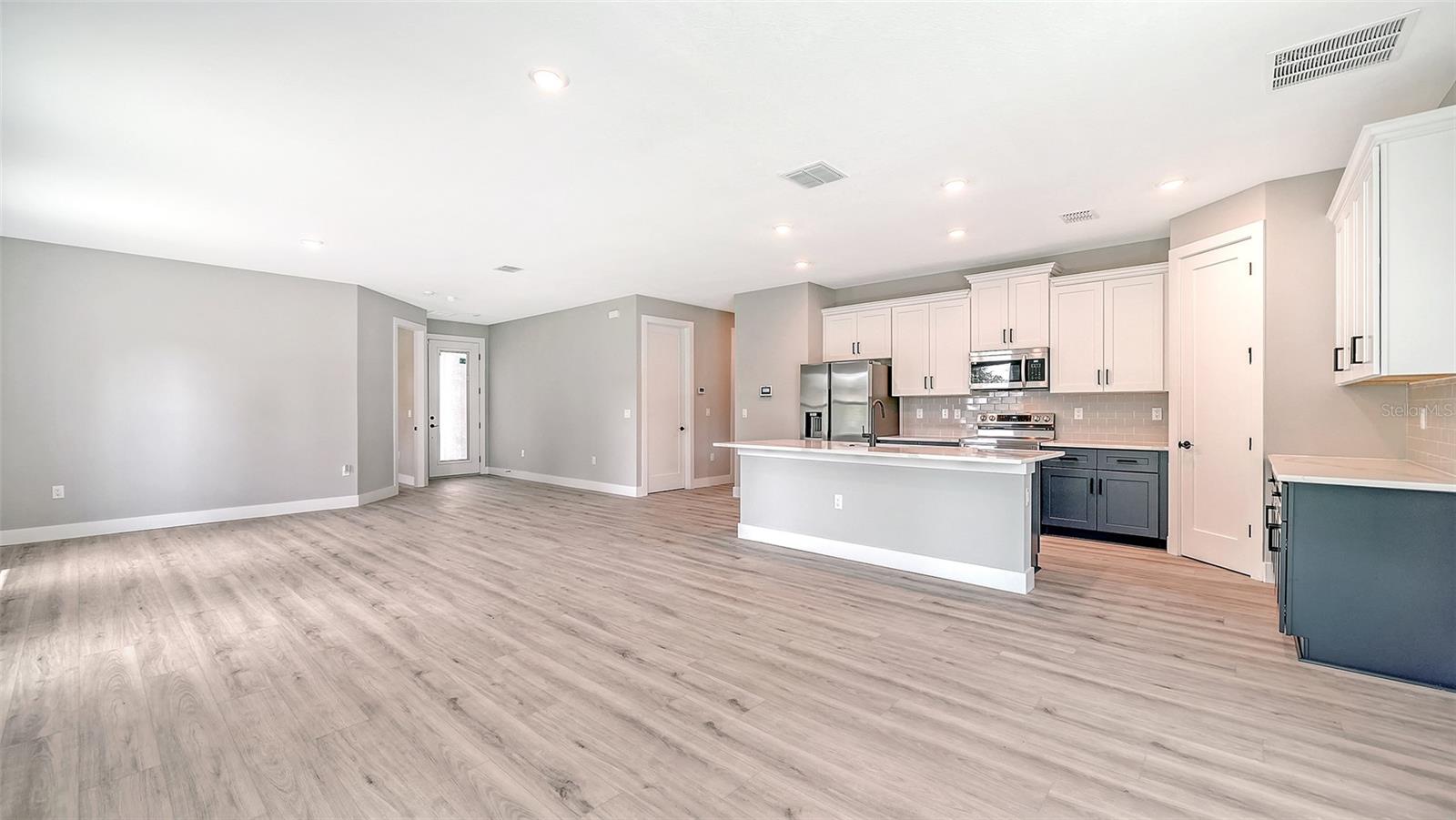 3276 CHIPLEY AVE — photo 13