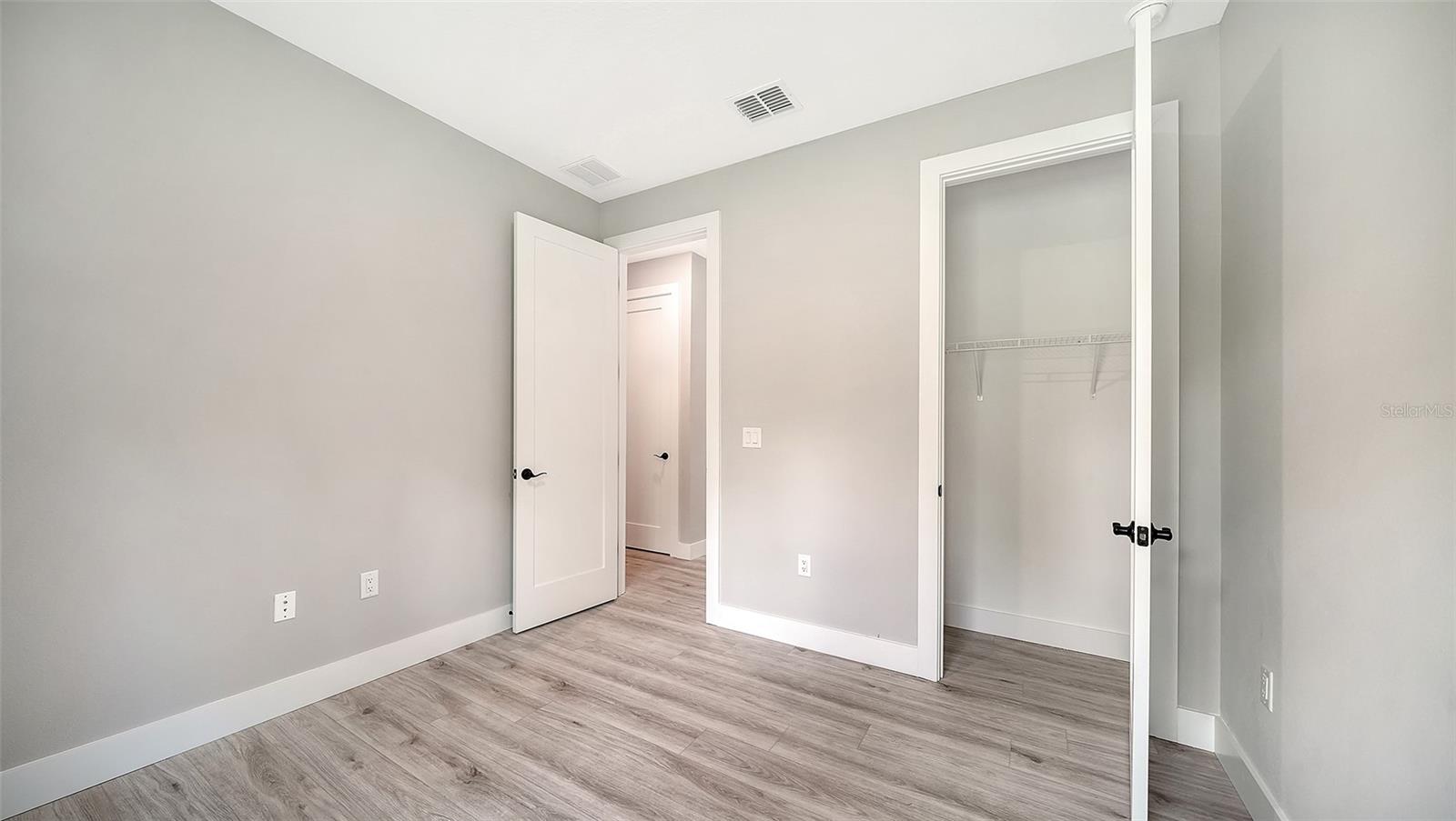 3276 CHIPLEY AVE — photo 32