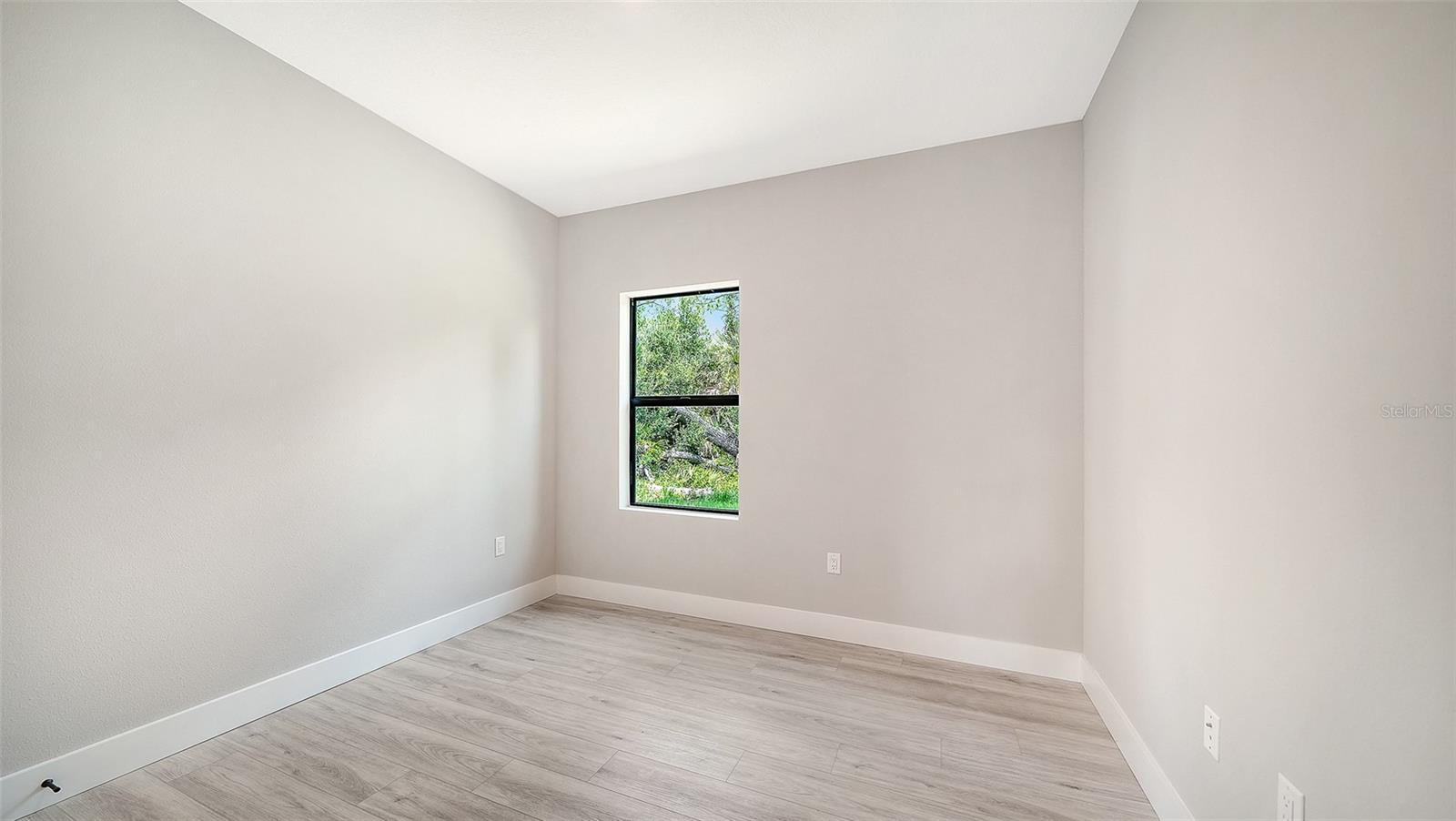 3276 CHIPLEY AVE — photo 30