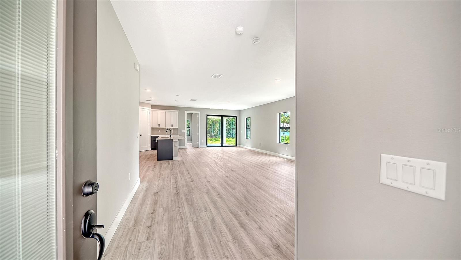 3276 CHIPLEY AVE — photo 3