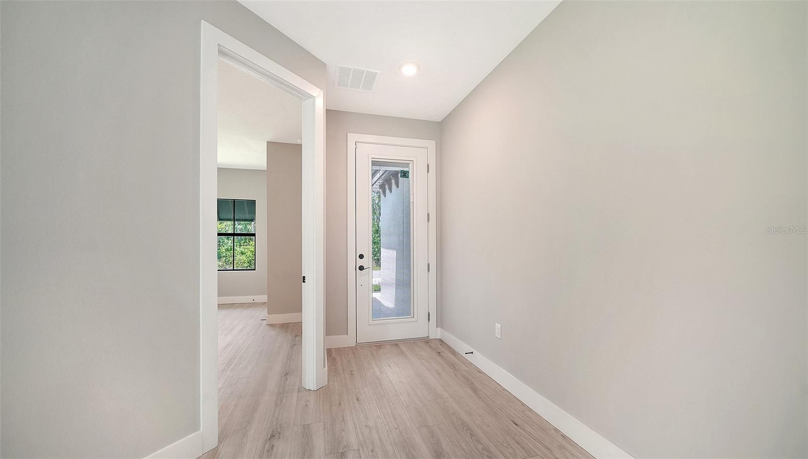 3276 CHIPLEY AVE — photo 26