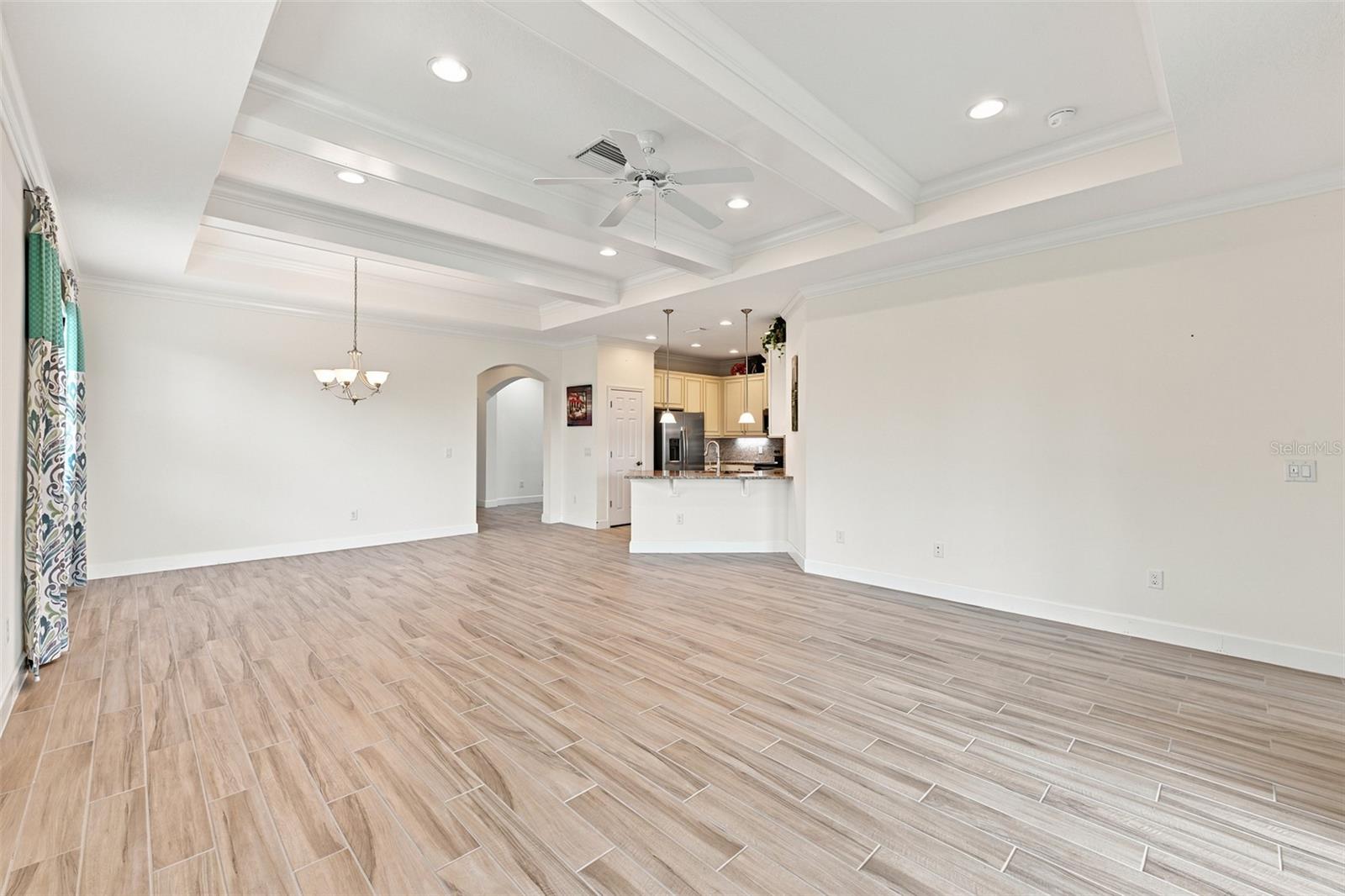 623 CHIPPER DR — photo 5