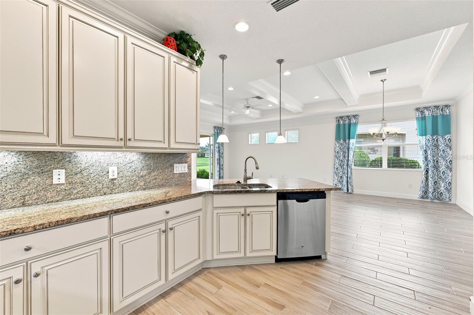623 CHIPPER DR — photo 10
