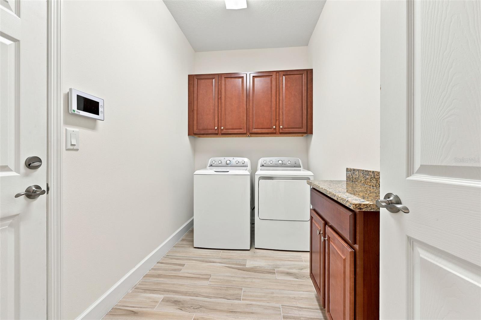 623 CHIPPER DR — photo 21