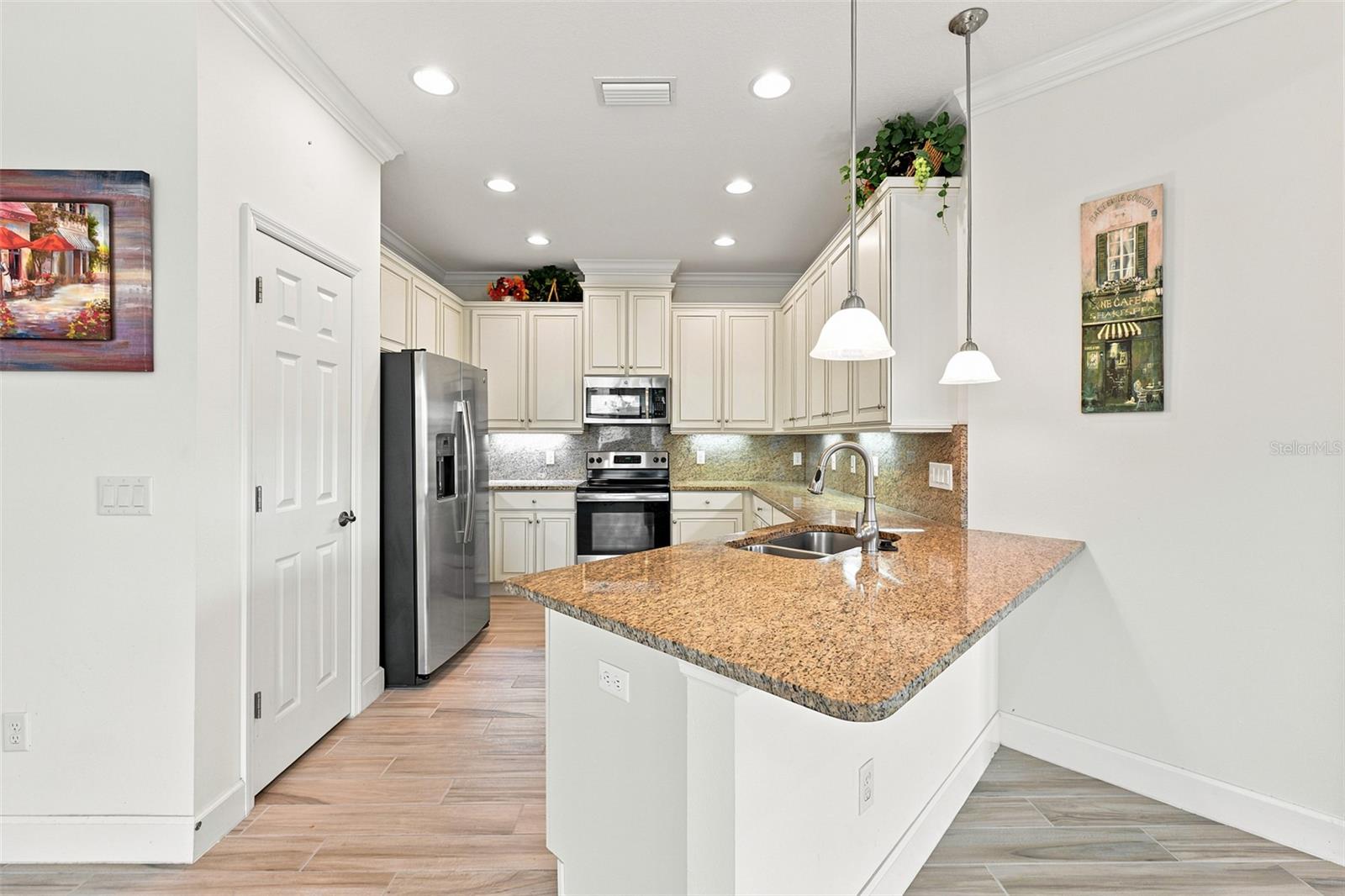 623 CHIPPER DR — photo 7