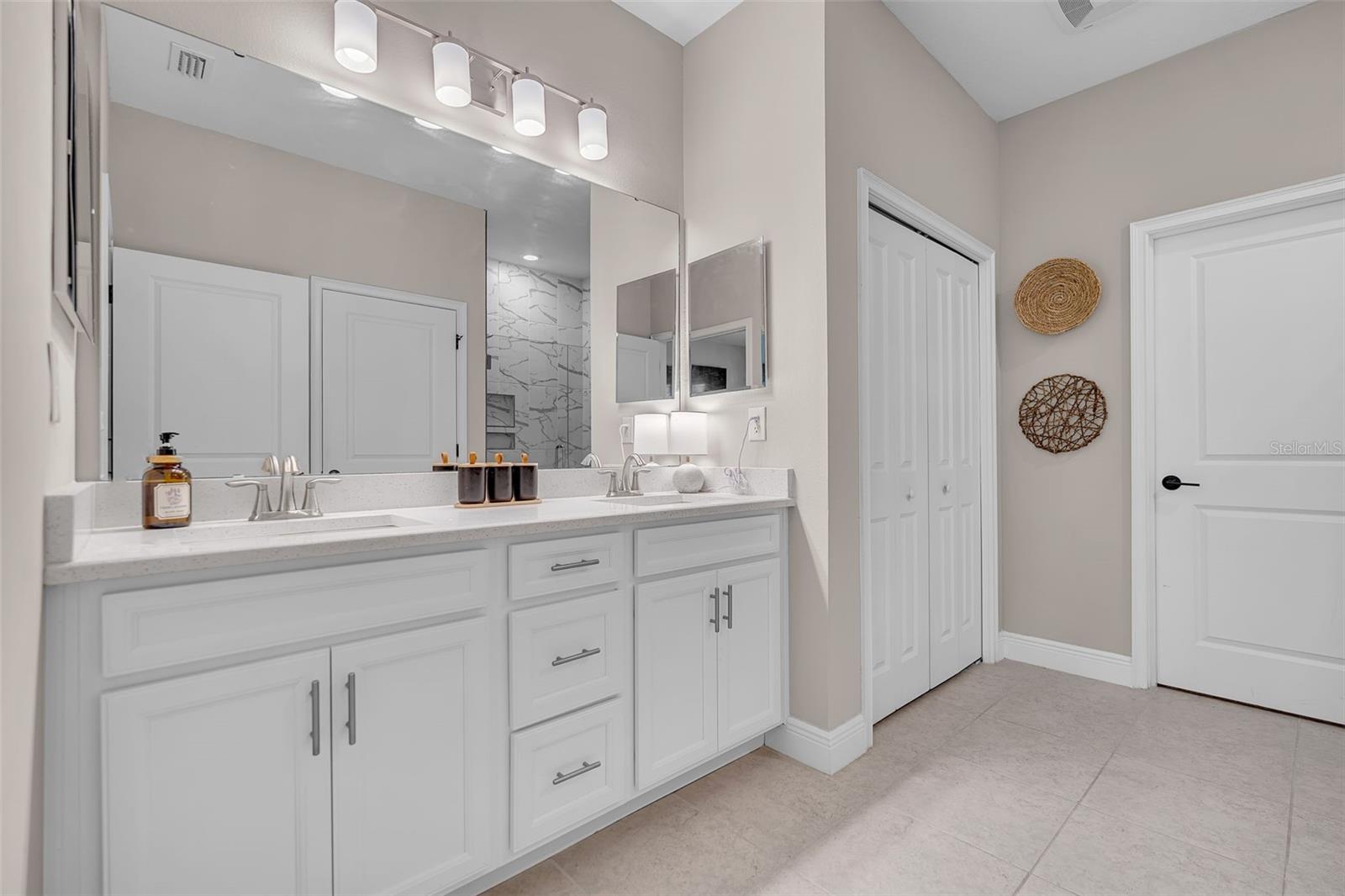 8219 TEA OLIVE TER — photo 29