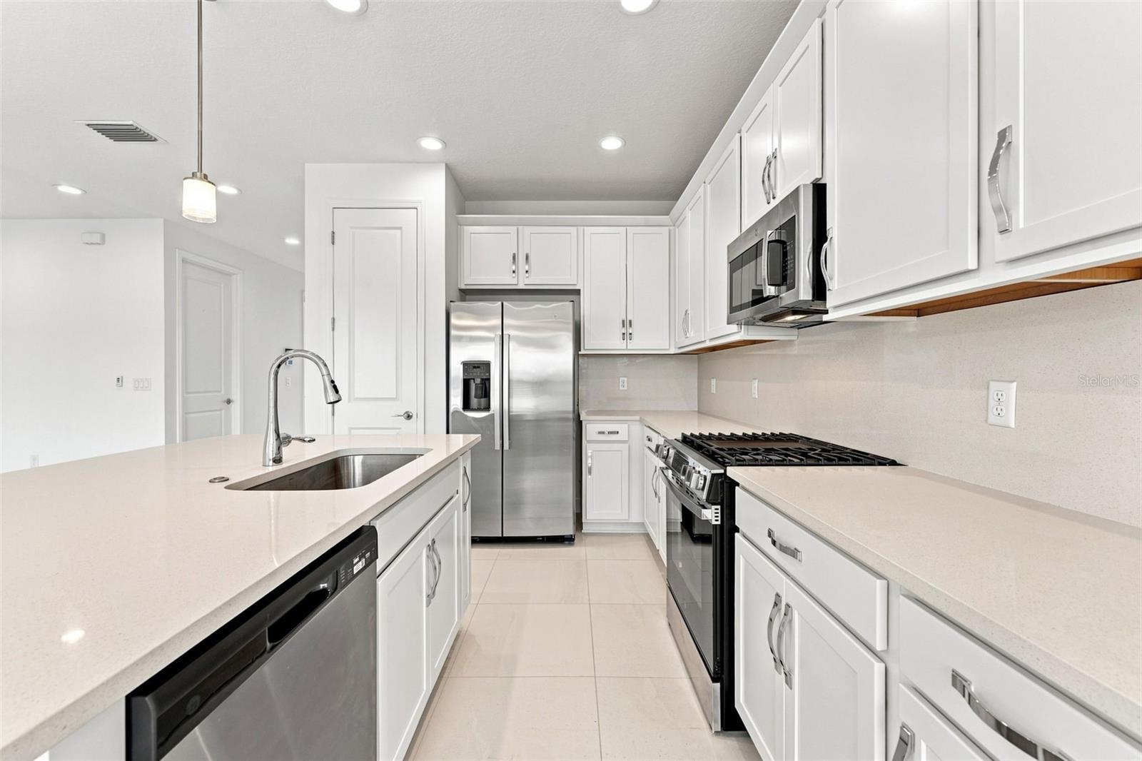 3427 MALTA AVE — photo 6