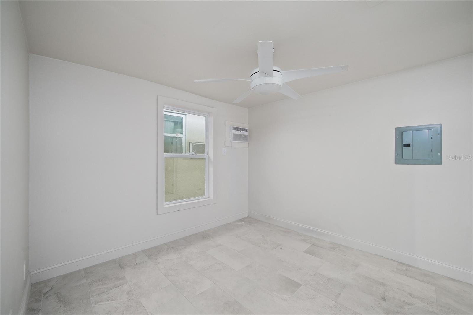 4615 N HESPERIDES ST — photo 11
