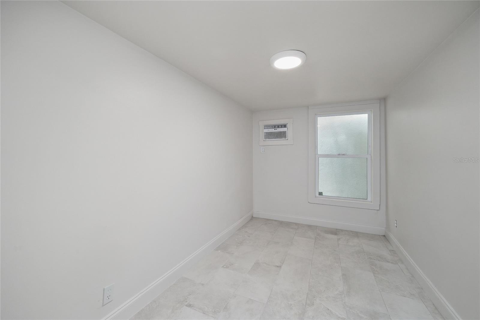 4615 N HESPERIDES ST — photo 9