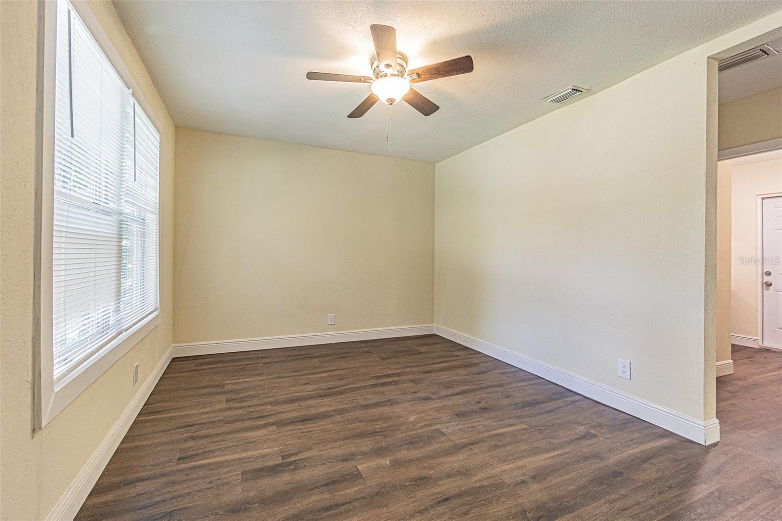 505 E VIRGINIA AVE — photo 3