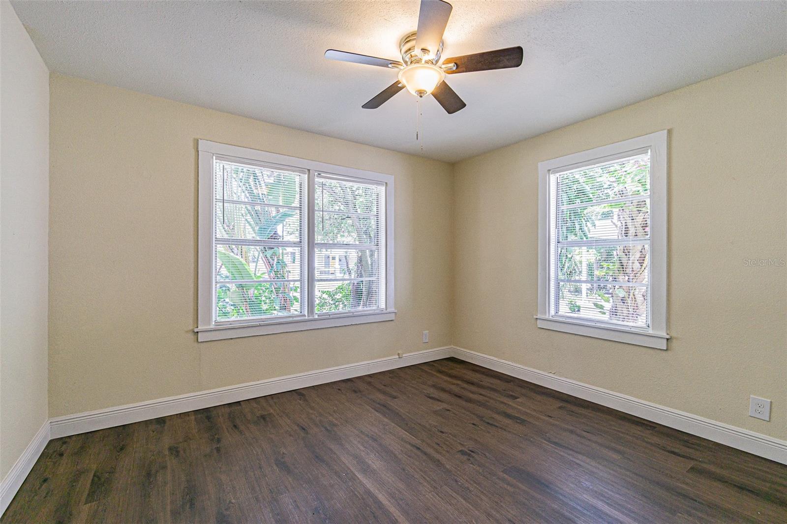 505 E VIRGINIA AVE — photo 12