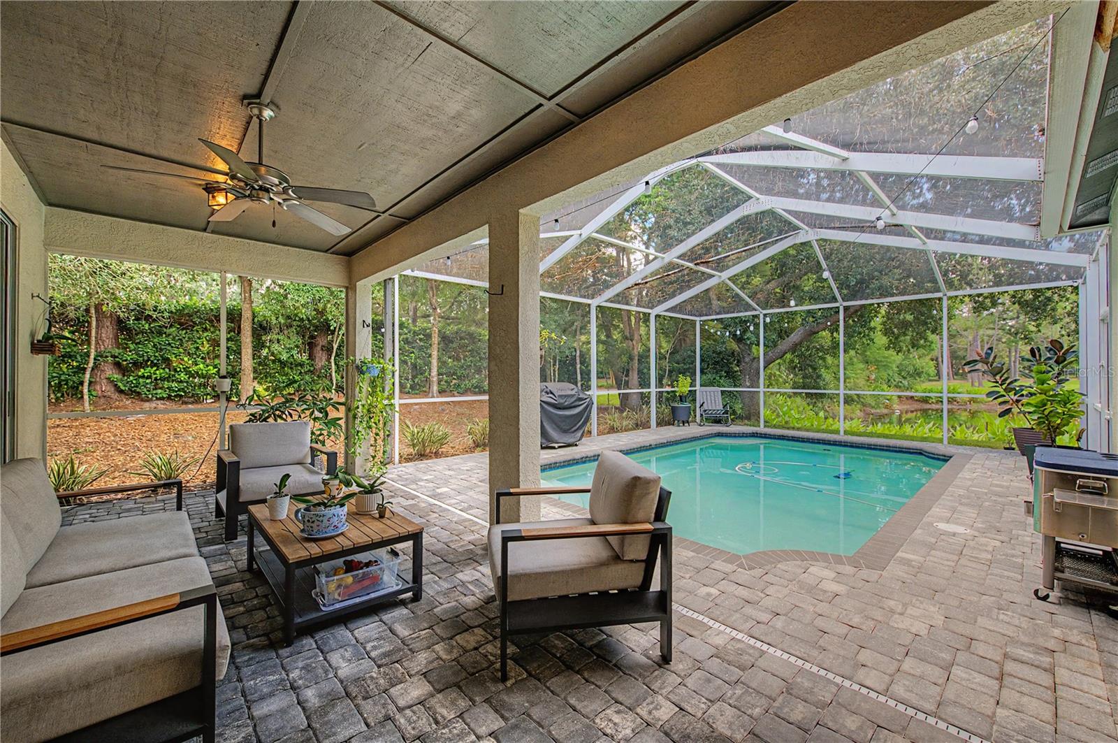 9402 HUNTERS POND DR — photo 2