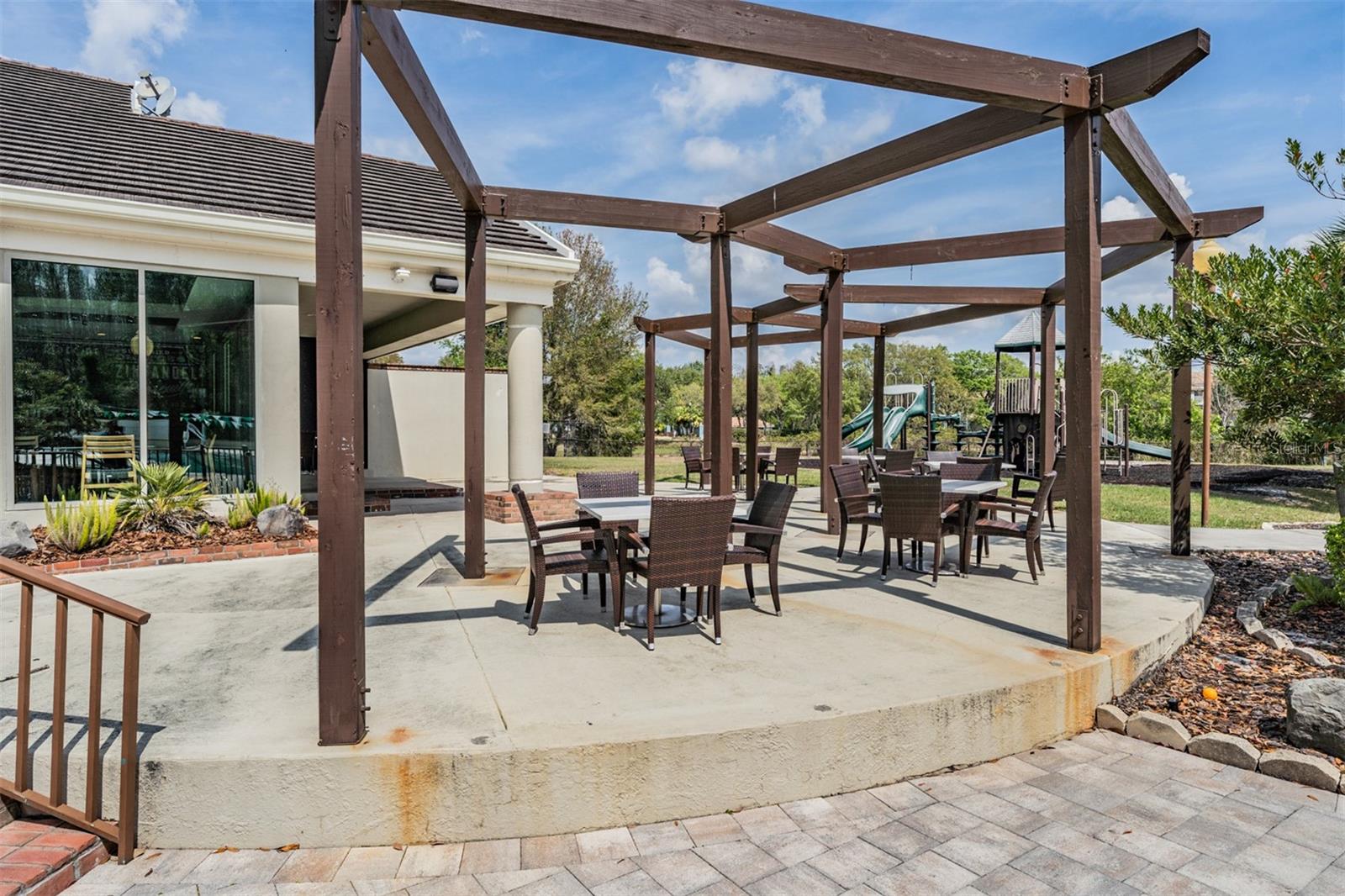 9402 HUNTERS POND DR — photo 39
