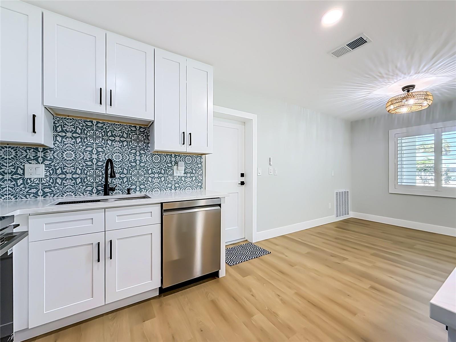 3602 CASABLANCA AVE — photo 20
