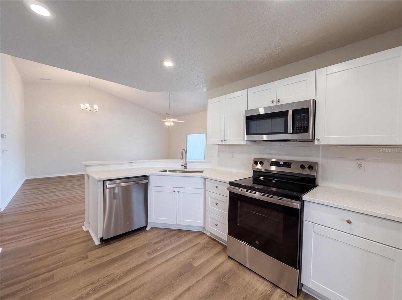 923 OXFORD PARK DR #81 — photo 7