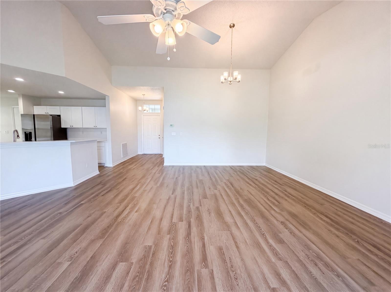 923 OXFORD PARK DR #81 — photo 4