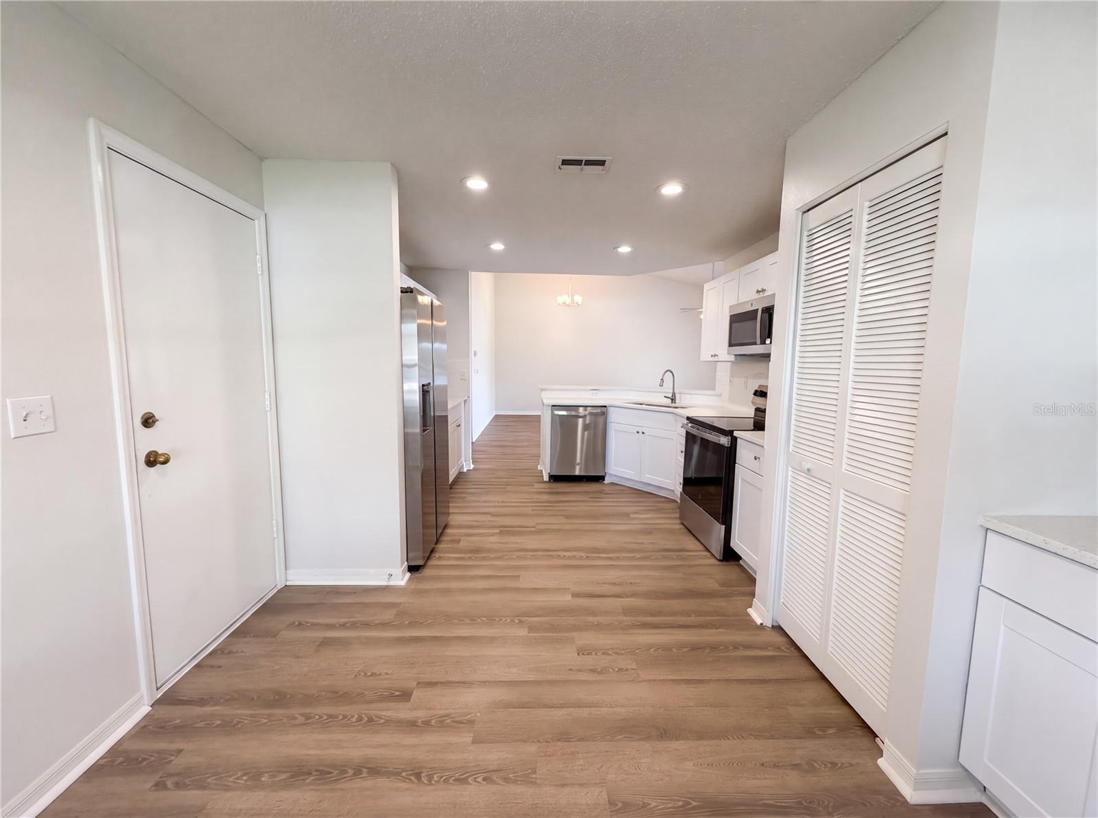 923 OXFORD PARK DR #81 — photo 8