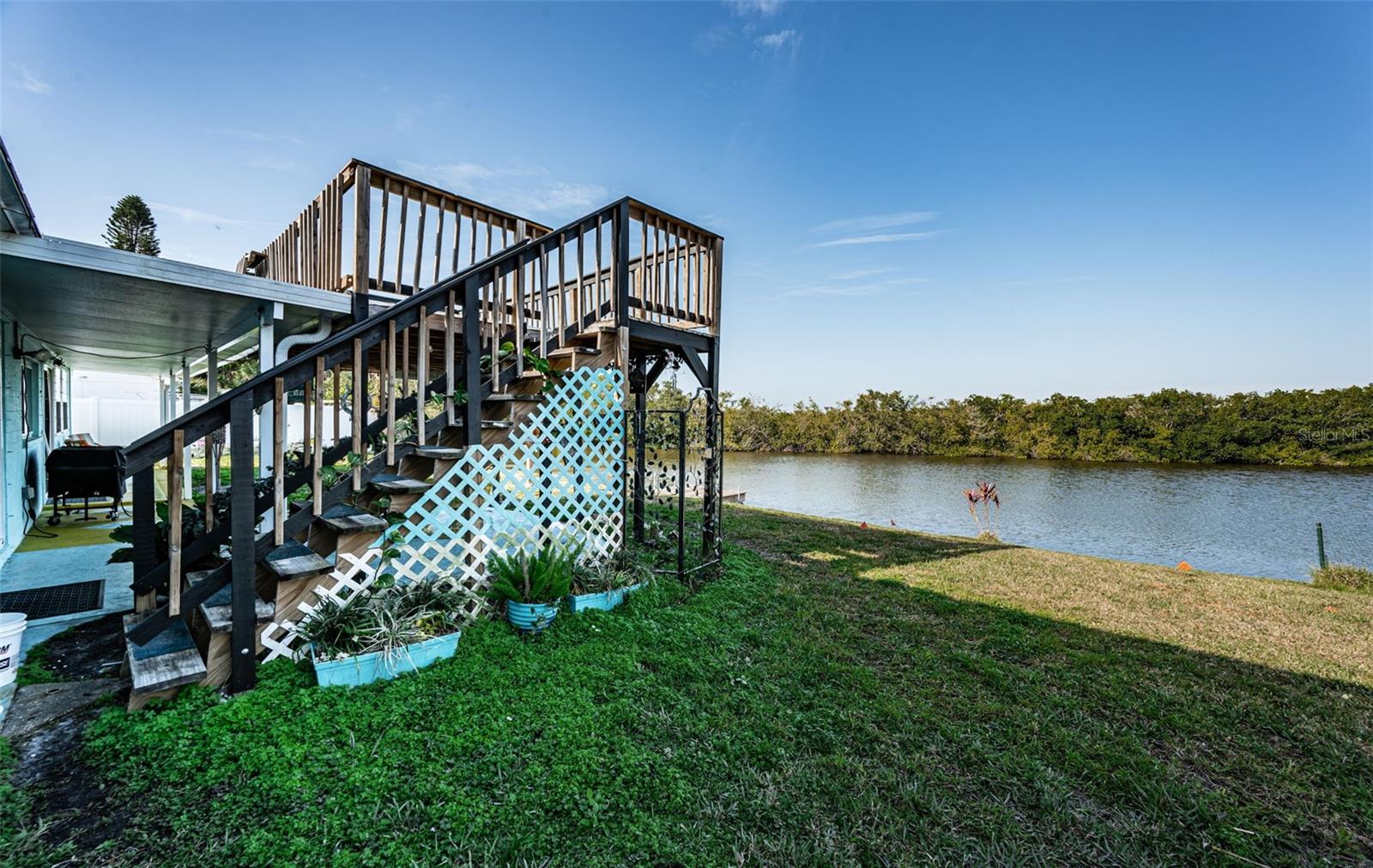 3627 GRAYTON DR — photo 41