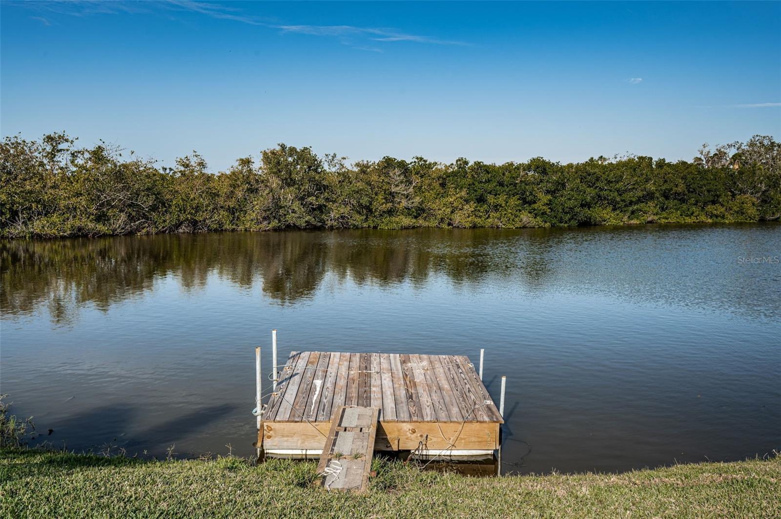 3627 GRAYTON DR — photo 42