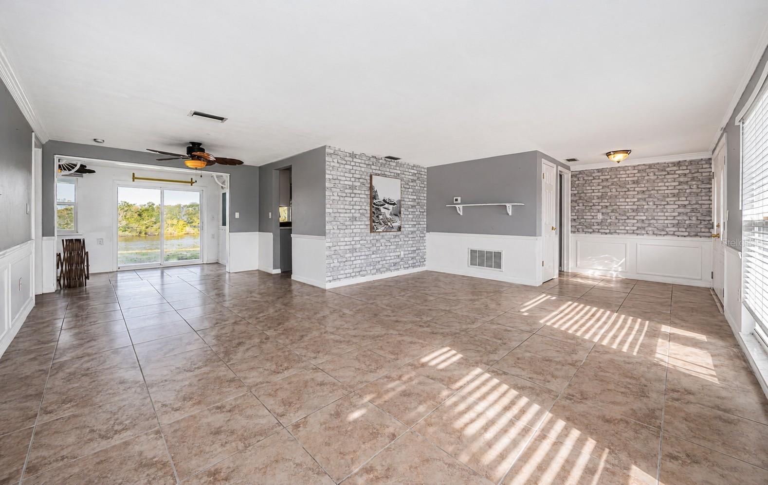 3627 GRAYTON DR — photo 17